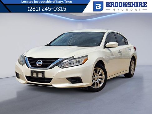 Used 2017 Nissan Altima 2.5 S w/ Power Driver Seat Package FWD image 1