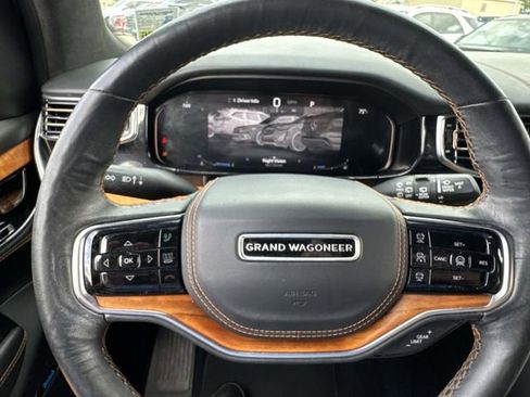 Used 2022 Jeep Grand Wagoneer Series III image 32
