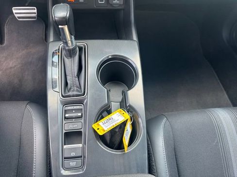 Used 2023 Honda Civic Sport image 18
