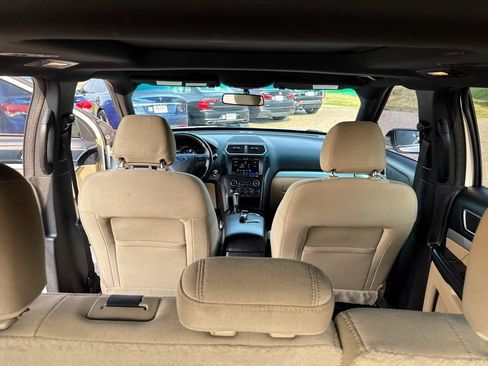 Used 2016 Ford Explorer XLT w/ Equipment Group 201A AWD/4WD image 21