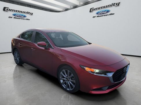 Used 2019 MAZDA MAZDA3 Sedan w/ Preferred Package image 3