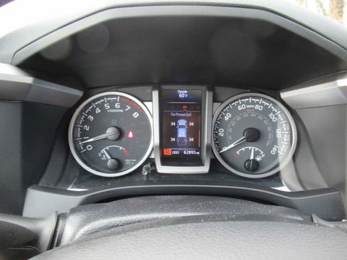 Used 2021 Toyota Tacoma Limited image 27