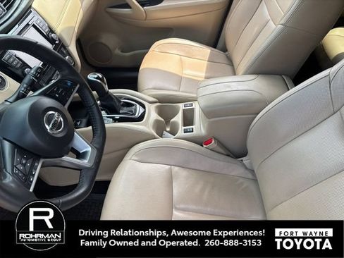 Used 2020 Nissan Rogue SL w/ Premium Package FWD image 6
