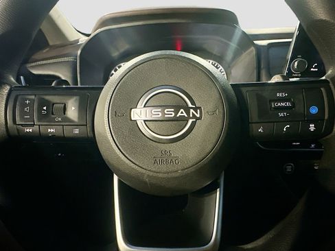 Used 2022 Nissan Rogue SV AWD/4WD image 14
