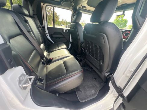Used 2023 Jeep Gladiator Rubicon w/ Cold Weather Group AWD/4WD image 18