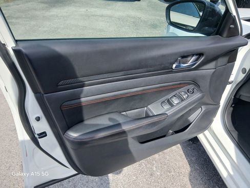 Used 2021 Nissan Altima 2.5 SR FWD image 11
