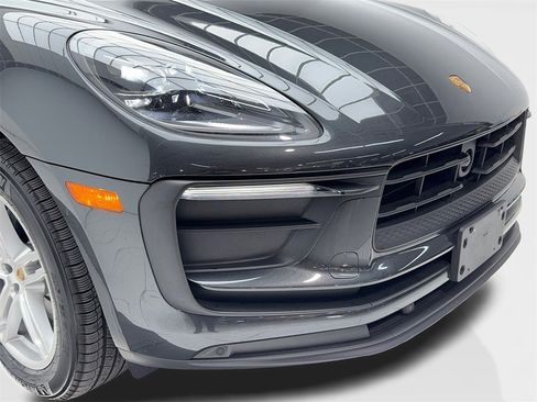 Used 2025 Porsche Macan w/ Premium Package Plus image 3