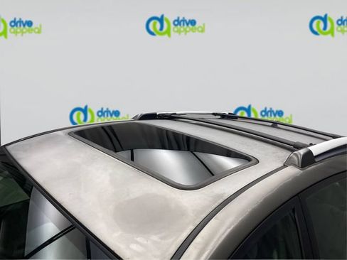 Used 2003 Pontiac Vibe w/ Power Group Value Package FWD image 14