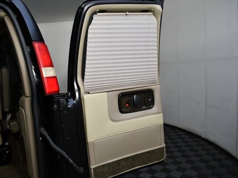 Used 2013 GMC Savana 1500 AWD image 41