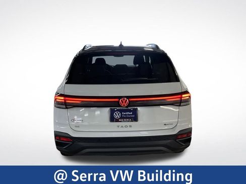 Certified 2025 Volkswagen Taos SE AWD/4WD image 4