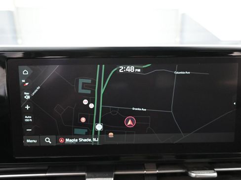 Used 2024 Kia Carnival EX FWD image 11