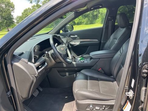 Used 2025 Cadillac XT4 Premium Luxury FWD image 14