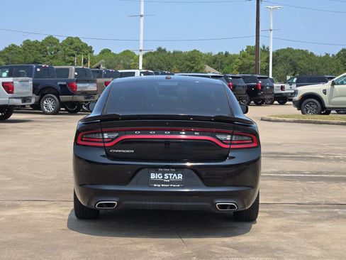 Used 2022 Dodge Charger SXT RWD image 6