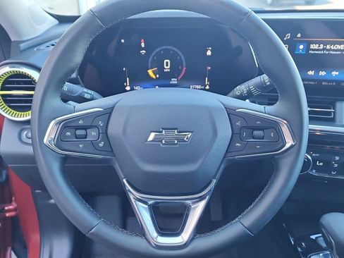 Used 2024 Chevrolet Trax ACTIV w/ Driver Confidence Package image 8