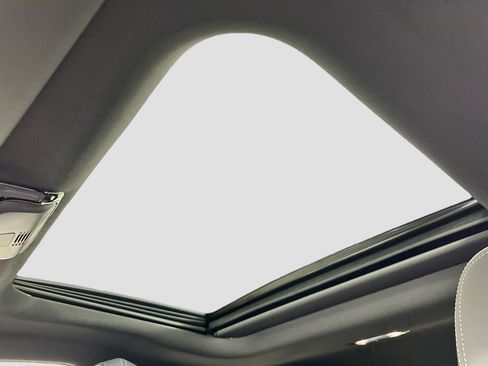 Used 2025 BMW i4 eDrive40 w/ Premium Package image 13