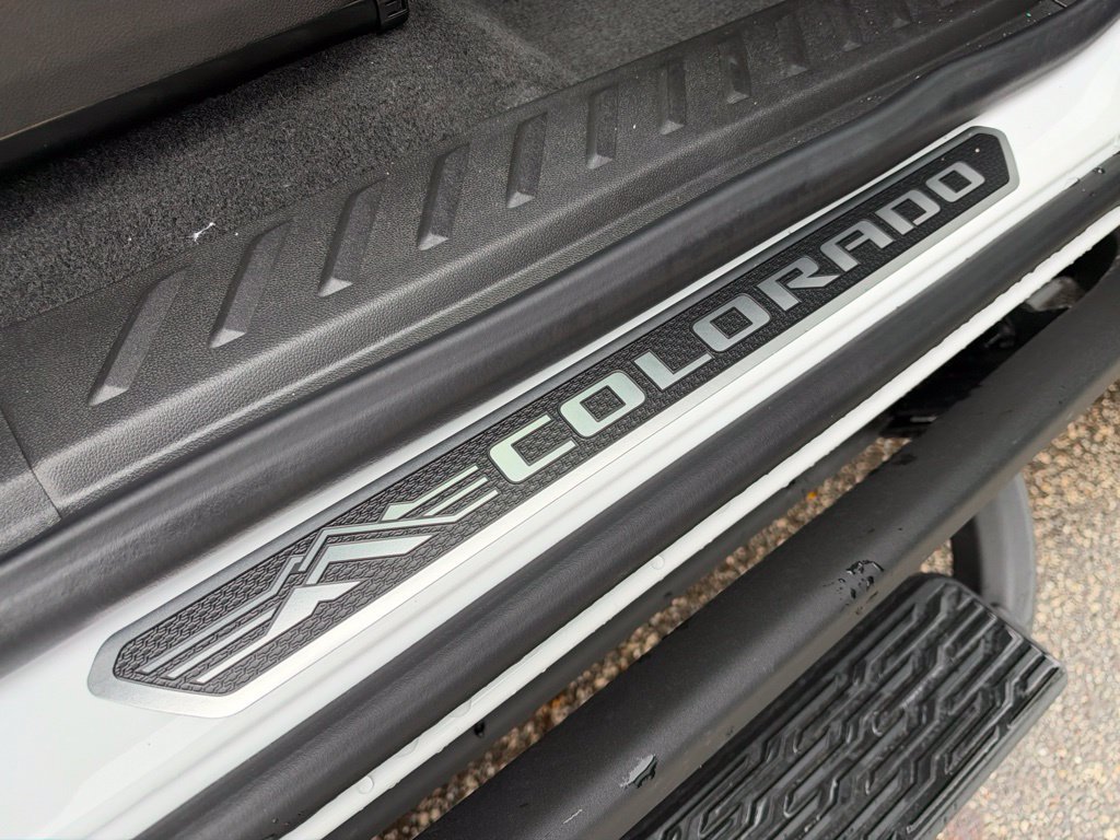 Used 2026 Chevrolet Colorado ZR2 w/ Technology Package AWD/4WD image 52