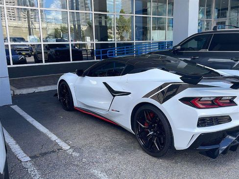 Used 2025 Chevrolet Corvette Z06 w/ Stealth Interior Trim Package RWD image 3