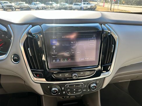 Used 2021 Chevrolet Traverse Premier image 12