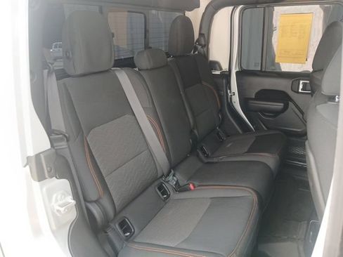 Used 2023 Jeep Gladiator Mojave w/ Cold Weather Group AWD/4WD image 25