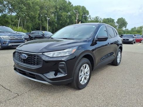 Certified 2024 Ford Escape Active w/ Tech Pack #1 AWD/4WD image 3