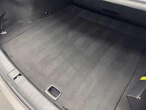 Used 2025 Genesis G70 2.5T image 78