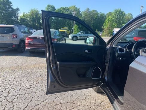 Used 2021 Jeep Compass Latitude w/ Convenience Group AWD/4WD image 21