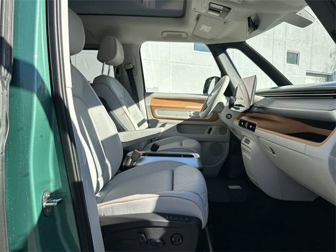 New 2025 Volkswagen ID. Buzz Pro S Plus image 22