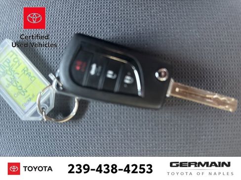 Used 2025 Toyota Corolla LE image 20