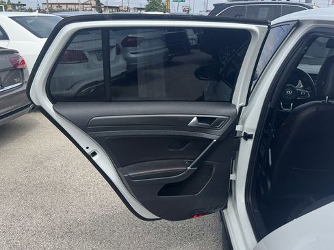Used 2019 Volkswagen GTI SE FWD image 21