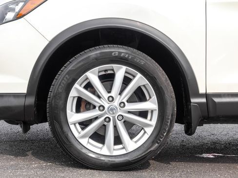 Used 2018 Nissan Rogue Sport SV w/ SV All-Weather Package AWD/4WD image 34