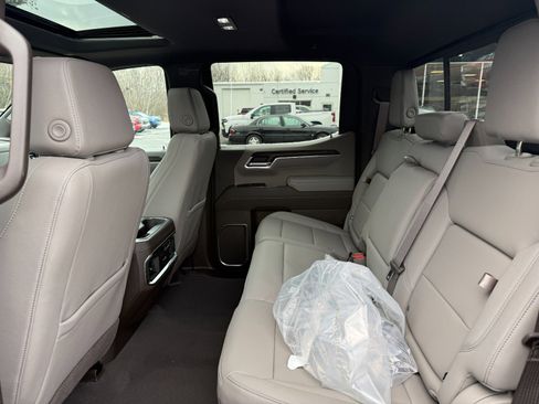 New 2026 GMC Sierra 1500 SLT w/ SLT Premium Package image 16