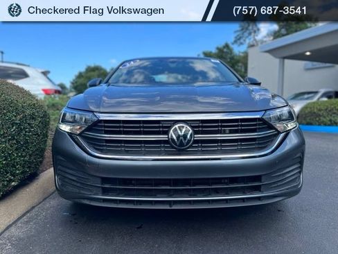 Used 2024 Volkswagen Jetta SE FWD image 10