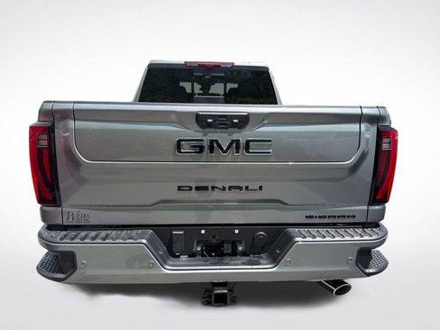 New 2026 GMC Sierra 2500 Denali w/ Denali Reserve Package AWD/4WD image 4