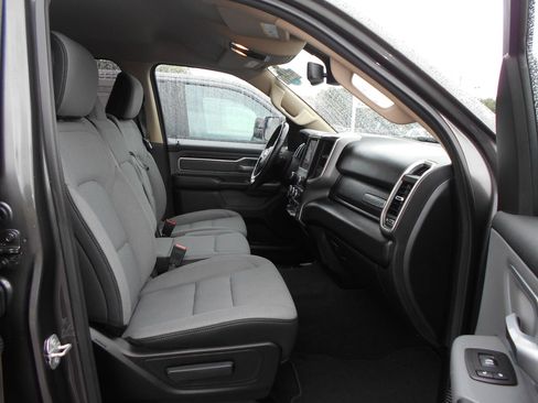 Certified 2019 RAM 1500 Big Horn AWD/4WD image 26