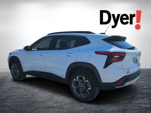 Certified 2025 Chevrolet Trax LT w/ LT Convenience Package image 6