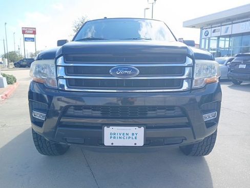 Used 2016 Ford Expedition XLT w/ Equipment Group 202A image 2