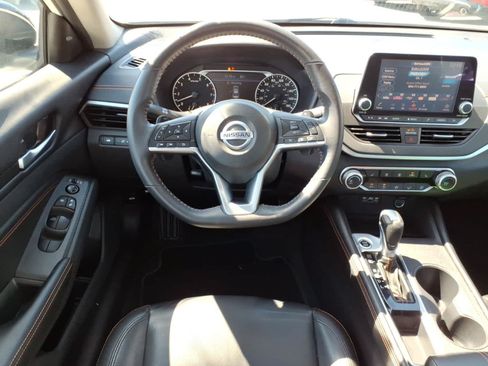 Certified 2022 Nissan Altima 2.0 SR FWD image 14