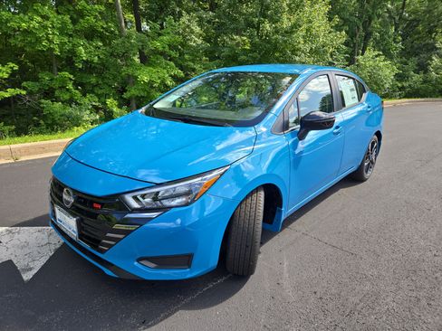 New 2025 Nissan Versa SR w/ Trunk Package image 4