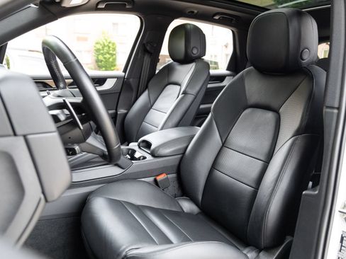 Certified 2024 Porsche Cayenne GTS AWD/4WD image 5