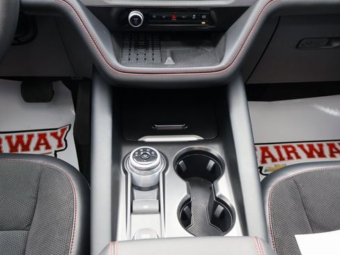 Used 2025 Ford Explorer ST image 29