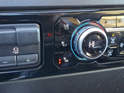 Used 2024 GMC Sierra 1500 SLT w/ SLT Premium Plus Package image 17