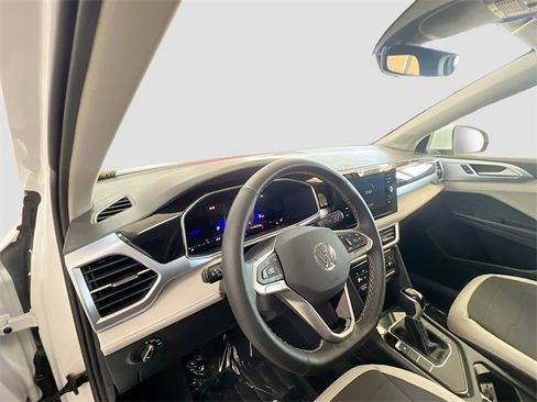 New 2025 Volkswagen Taos SE image 9
