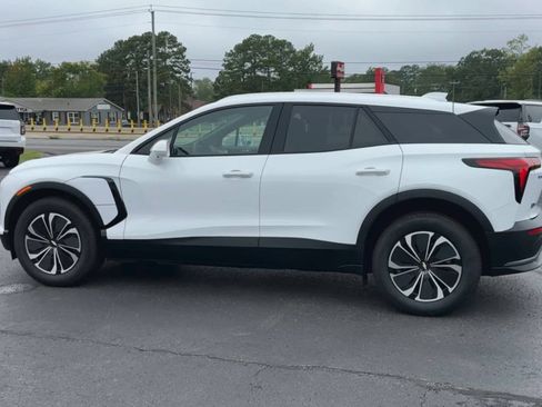 Used 2025 Chevrolet Blazer EV LT AWD/4WD image 6