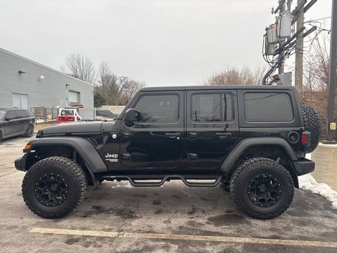 Used 2020 Jeep Wrangler Unlimited Sport S image 2