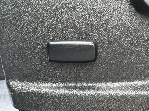 Used 2022 Chevrolet Colorado LT w/ LT Convenience Package image 18