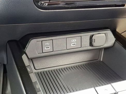 New 2026 Toyota Prius Plug-In Hybrid image 15