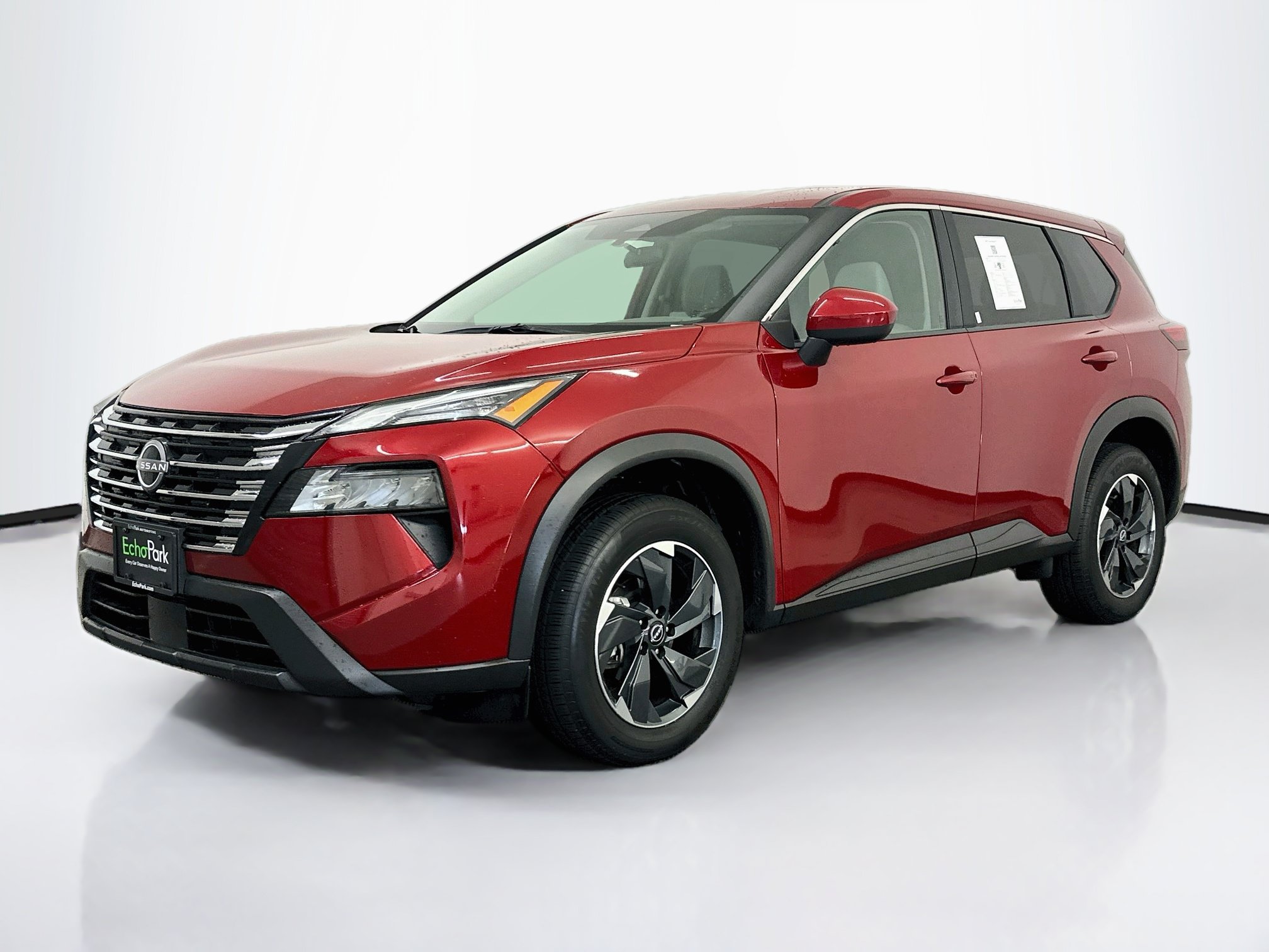 Used 2025 Nissan Rogue SV AWD/4WD image 3
