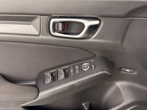 Used 2025 Honda Civic LX image 32