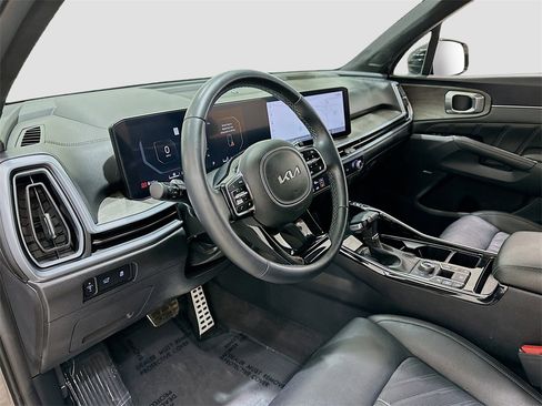Used 2024 Kia Sorento SX Prestige image 9