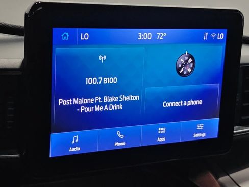 Used 2023 Ford Explorer XLT w/ Equipment Group 202A AWD/4WD image 6